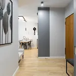 Urban Chic - Luxury Building, Rooftop Terrace, Sienna * 华沙