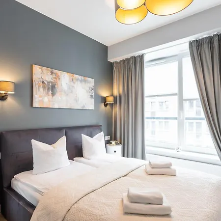 Urban Chic - Luxury Building, Rooftop Terrace, Sienna Apartman Varsó