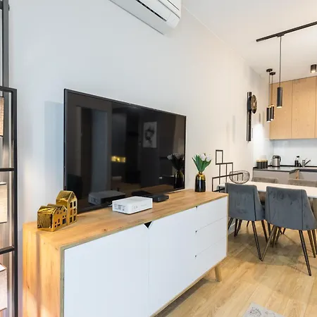Urban Chic - Luxury Building, Rooftop Terrace, Sienna * Varsó