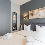 Urban Chic - Luxury Building, Rooftop Terrace, Sienna Varšava
