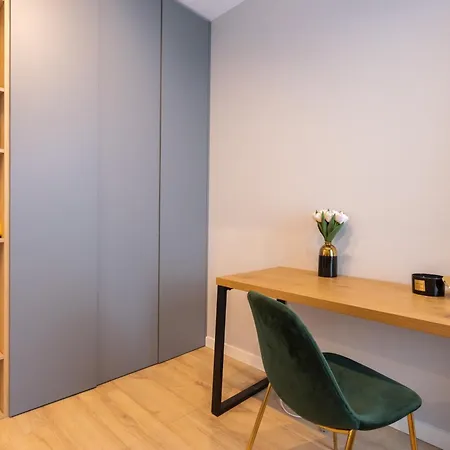 Urban Chic - Luxury Building, Rooftop Terrace, Sienna *