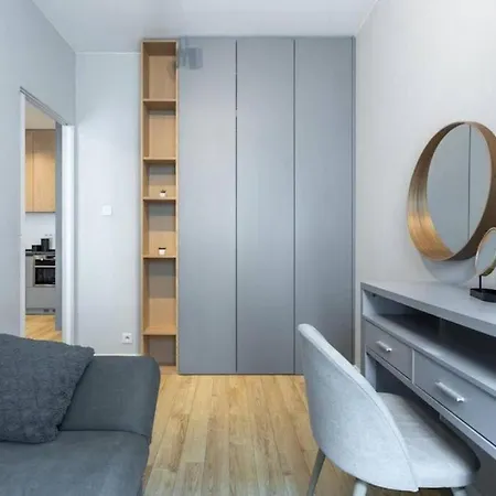 Urban Chic - Luxury Building, Rooftop Terrace, Sienna Warschau