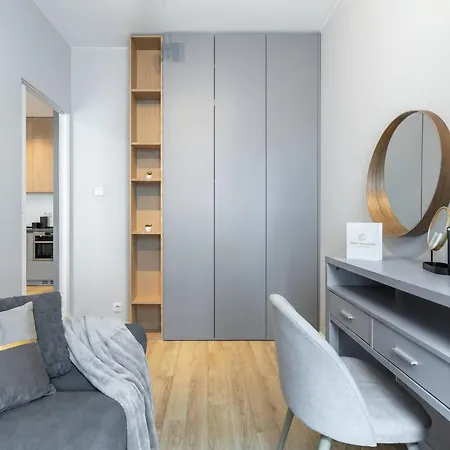 Urban Chic - Luxury Building, Rooftop Terrace, Sienna Appartement Warschau