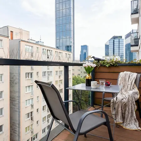 Urban Chic - Luxury Building, Rooftop Terrace, Sienna Warschau