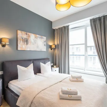 Urban Chic - Luxury Building, Rooftop Terrace, Sienna Warschau