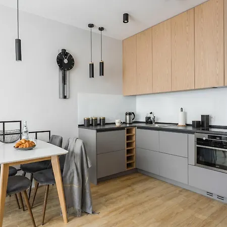 Urban Chic - Luxury Building, Rooftop Terrace, Sienna * Warschau