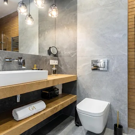 Urban Chic - Luxury Building, Rooftop Terrace, Sienna Warschau