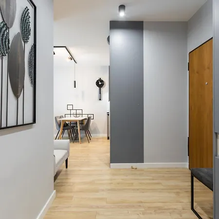 Urban Chic - Luxury Building, Rooftop Terrace, Sienna * Varsó